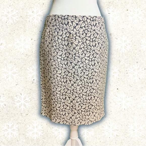 J. Crew Vineyard Leaf Jacquard Pencil Skirt Size 6 - Picture 3 of 12